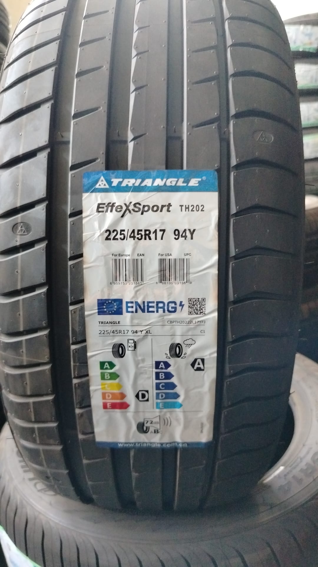 225/45 R17 94Y EFFEXSPORT TH202 TRIANGLE
