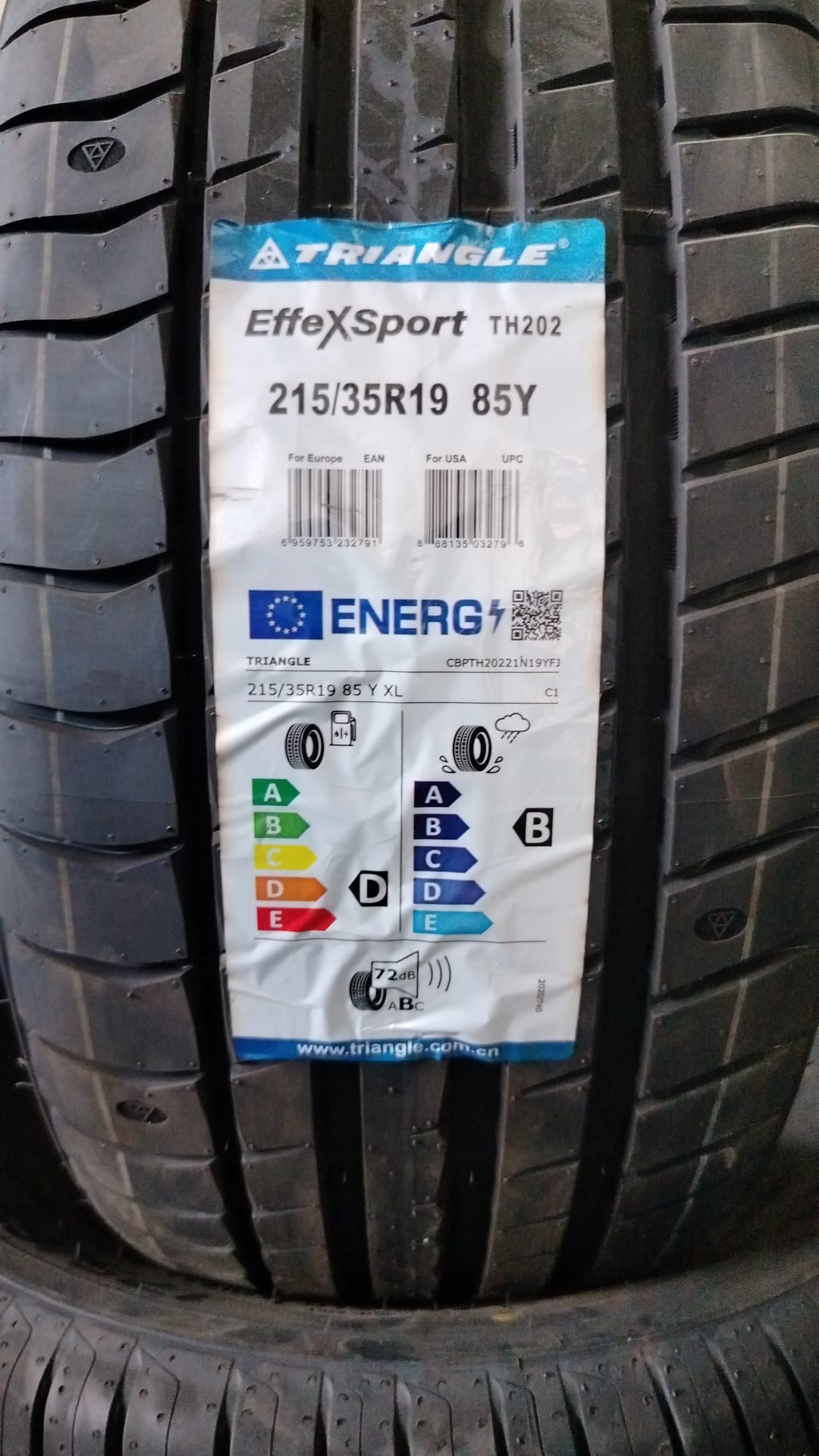 215/35 R19 85Y EFFEXSPORT TH202 TRIANGLE