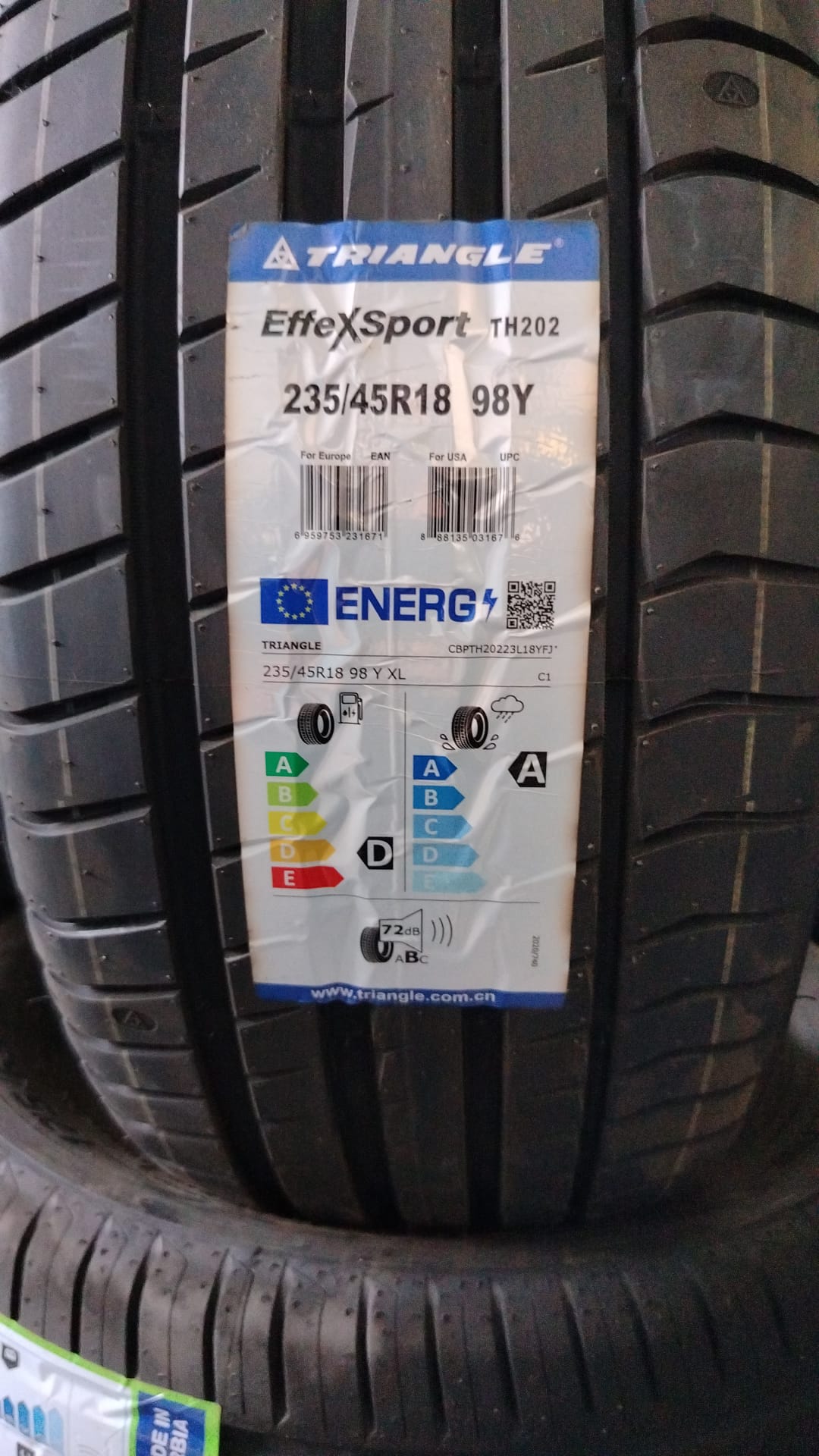 235/45 R18 98Y EFFEXSPORT TH202 TRIANGLE